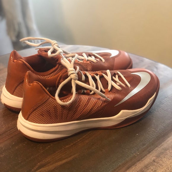 Burnt orange low basketball shoes - Picture 3 of 5